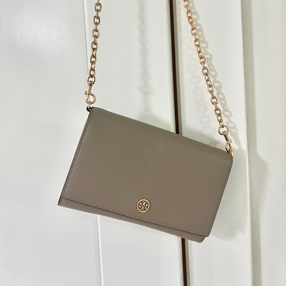 Tory Burch Robinson Chain Wallet Crossbody Stone